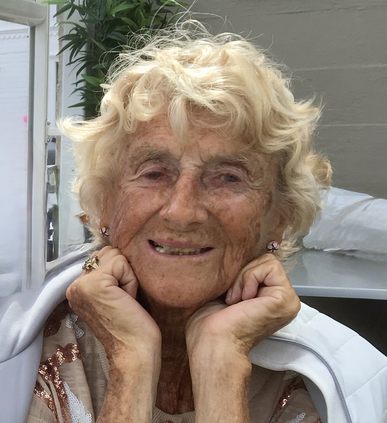 Eva Omre