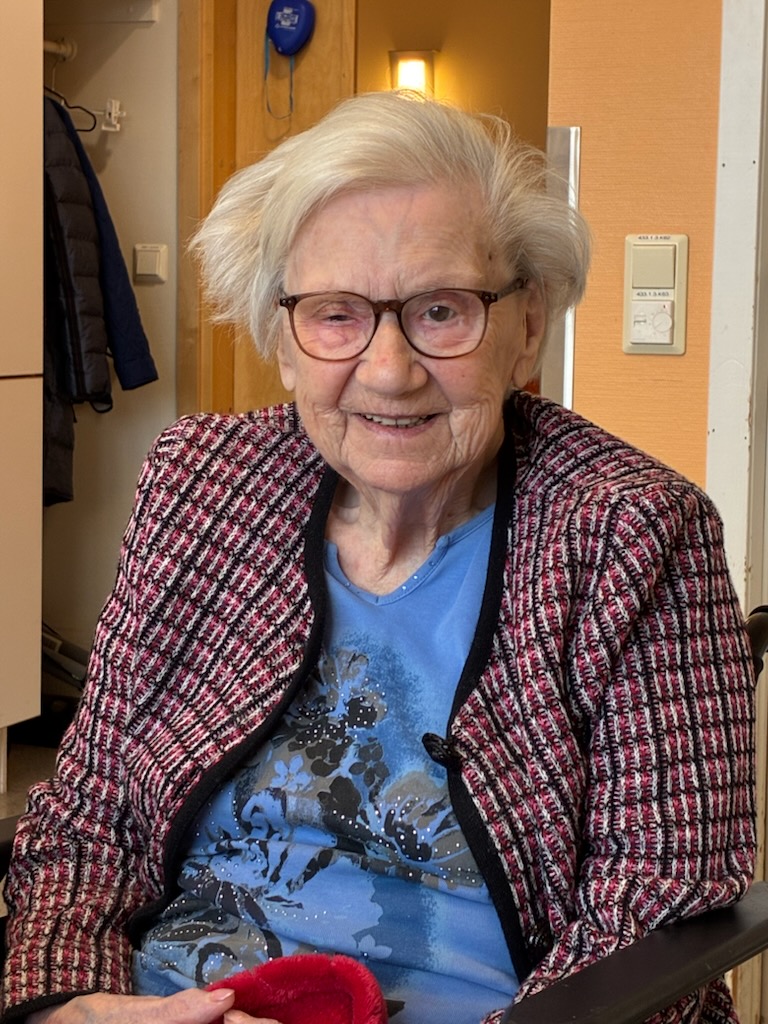 Edith Klara Arntsen